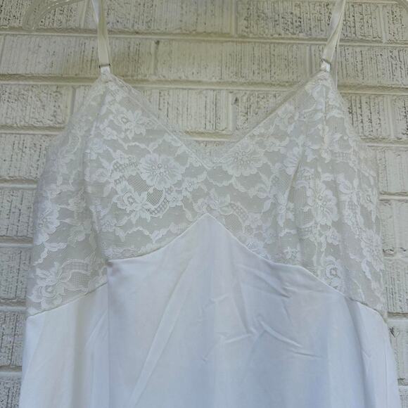 Vanity Fair Vintage 80's White Coquette Lace Slip Dress - Picture 2 of 5
